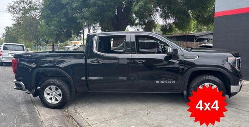 Onyx Black 2022 GMC Sierra 1500 SLE