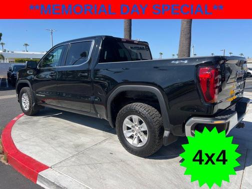 Onyx Black 2022 GMC Sierra 1500 SLE