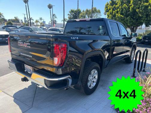Onyx Black 2022 GMC Sierra 1500 SLE