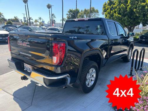 Onyx Black 2022 GMC Sierra 1500 SLE