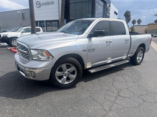 Bright Silver Metallic Clearcoat 2017 RAM 1500 Big Horn