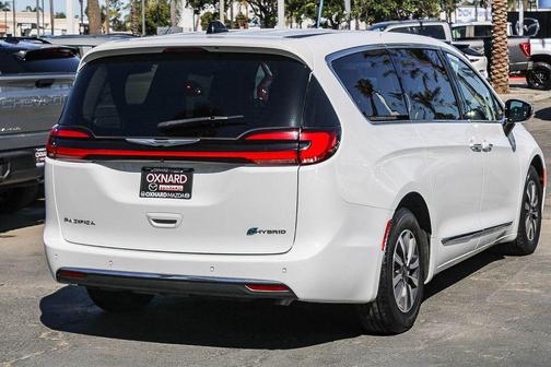 Bright White Clearcoat 2023 Chrysler Pacifica Hybrid Limited