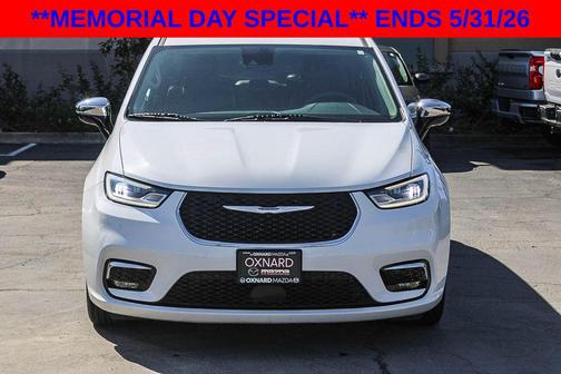 Bright White Clearcoat 2023 Chrysler Pacifica Hybrid Limited