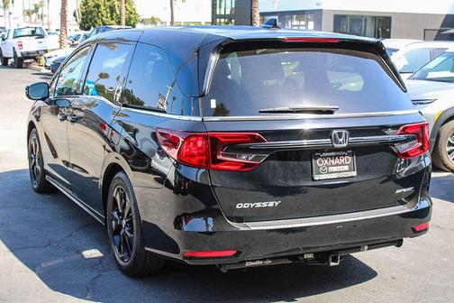Crystal Black Pearl 2024 Honda Odyssey Sport