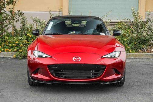 Soul Red Crystal Metallic 2026 Mazda MX-5 Miata Club