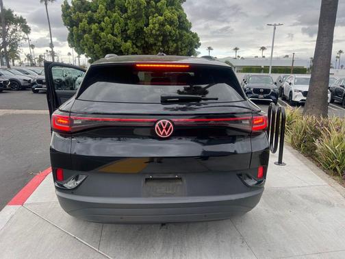 Deep Black Pearl 2023 Volkswagen ID.4 AWD Pro S