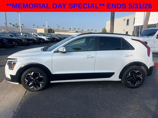 Snow White Pearl 2023 Kia Niro EV Wind