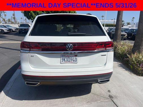 Opal White Pearl 2024 Volkswagen Atlas 2.0T SE