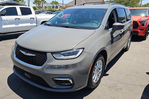 Ceramic Gray Clearcoat 2022 Chrysler Pacifica Touring L