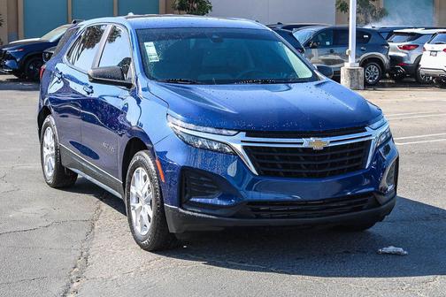 Blue Glow Metallic 2022 Chevrolet Equinox LS