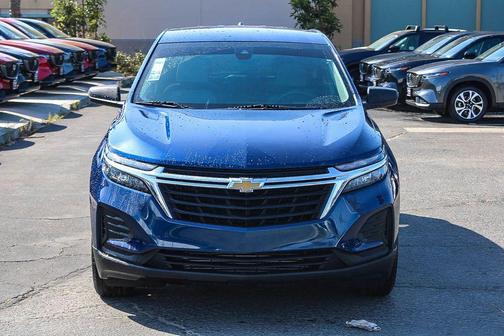 Blue Glow Metallic 2022 Chevrolet Equinox LS