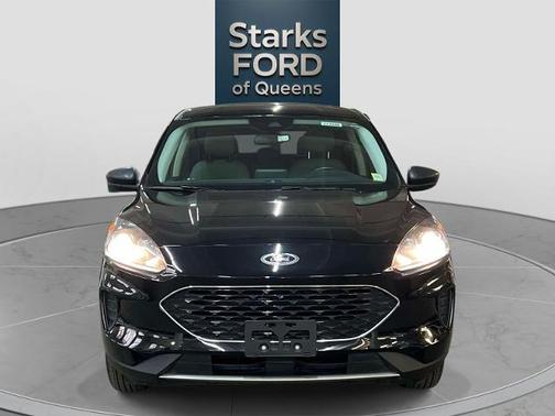 AGATE BLACK METALLIC 2022 Ford Escape SE