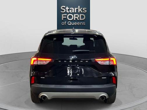 AGATE BLACK METALLIC 2022 Ford Escape SE