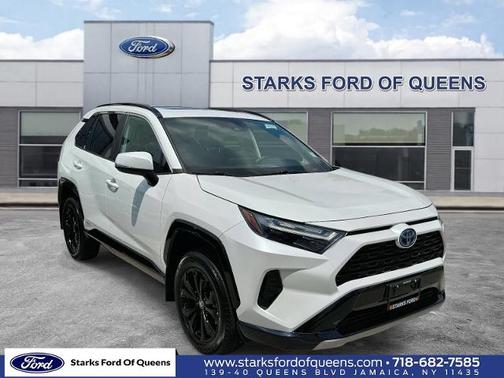 2024 Toyota RAV4 SE