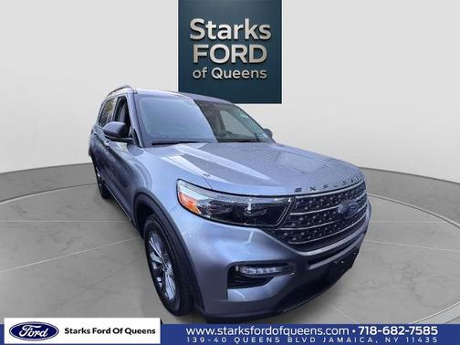 ICONIC SILVER METALLIC 2023 Ford Explorer XLT