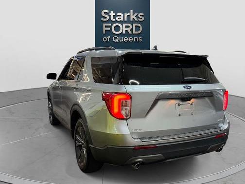 ICONIC SILVER METALLIC 2023 Ford Explorer XLT