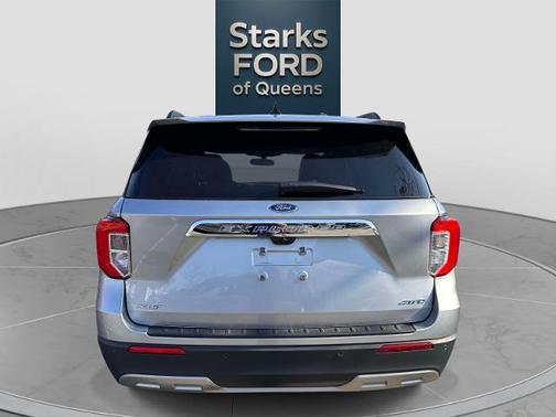 ICONIC SILVER METALLIC 2024 Ford Explorer XLT