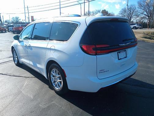 2021 Chrysler Pacifica Touring-L