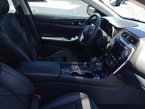 2021 Nissan Maxima Platinum