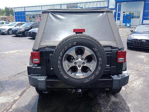 2016 Jeep Wrangler Unlimited Sahara