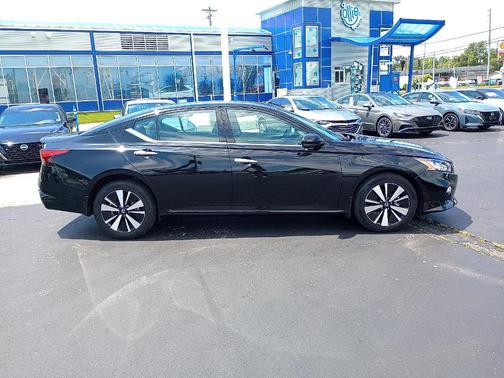2022 Nissan Altima 2.5 SL