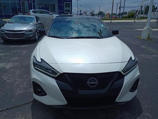 2023 Nissan Maxima SR