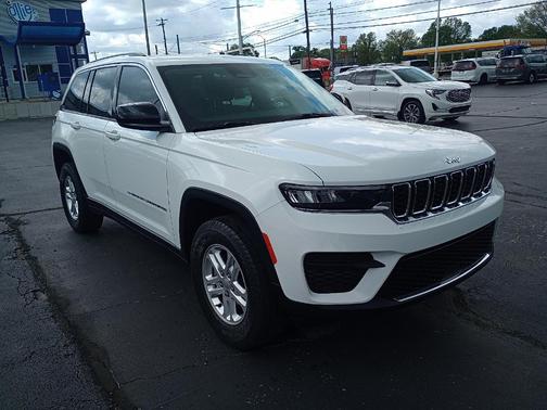 2022 Jeep Grand Cherokee Laredo