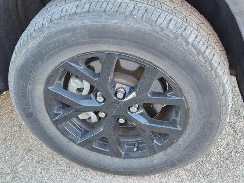 Metallic 2024 Jeep Grand Cherokee Laredo
