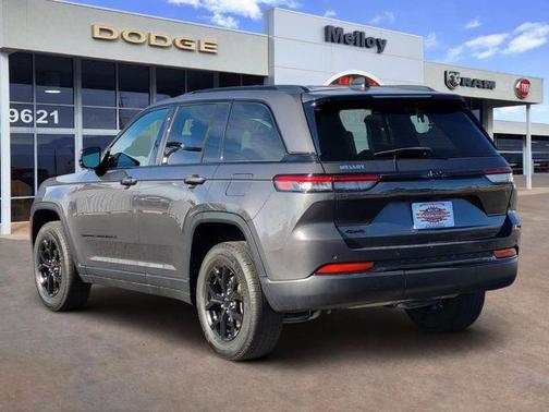 Metallic 2024 Jeep Grand Cherokee Laredo