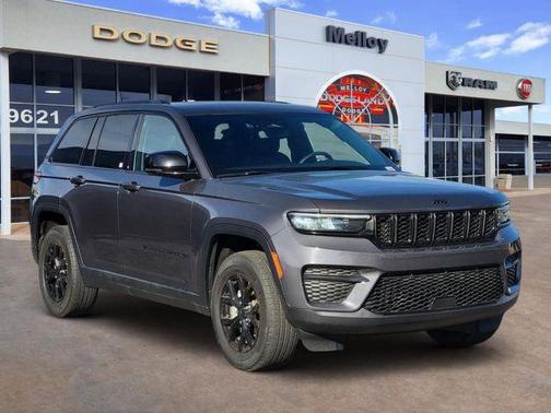 Metallic 2024 Jeep Grand Cherokee Laredo