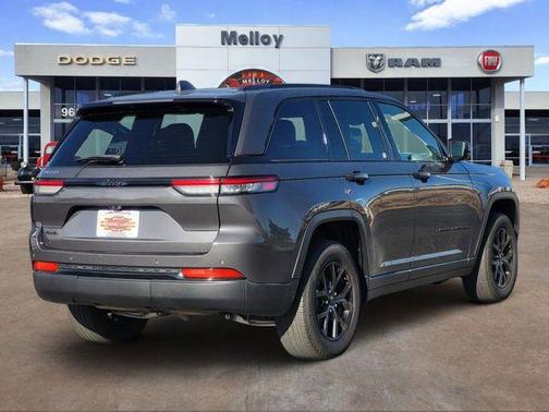 Metallic 2024 Jeep Grand Cherokee Laredo