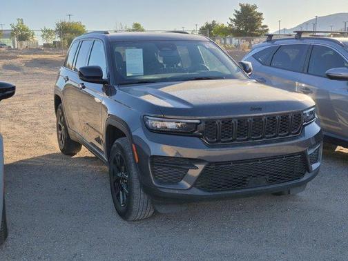 Metallic 2024 Jeep Grand Cherokee Laredo