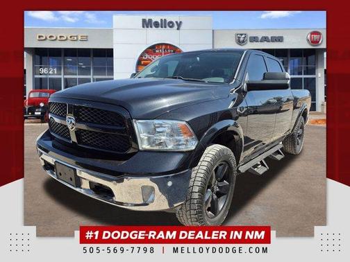 Brilliant Black Crystal Pearlcoat 2016 RAM 1500 SLT