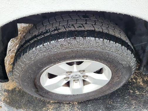 Bright White Clearcoat 2024 RAM 1500 Classic SLT