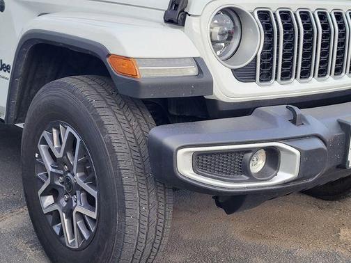 Bright White Clearcoat 2025 Jeep Wrangler Sahara