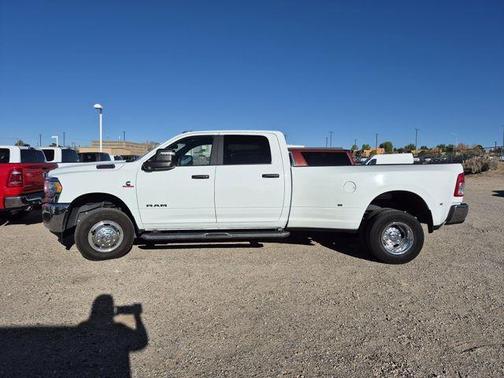 Bright White Clearcoat 2024 RAM 3500 Big Horn
