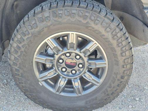 Summit White 2024 GMC Sierra 1500 AT4X