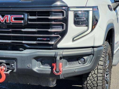 Summit White 2024 GMC Sierra 1500 AT4X