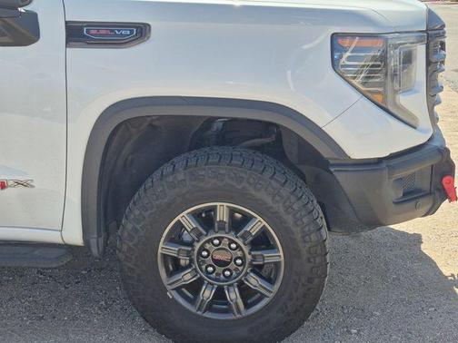 Summit White 2024 GMC Sierra 1500 AT4X