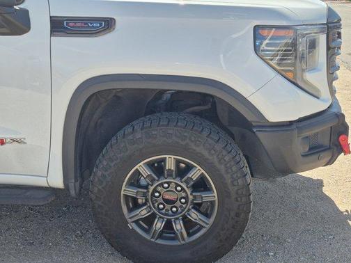 Summit White 2024 GMC Sierra 1500 AT4X