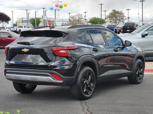 Black Metallic 2025 Chevrolet Trax LT
