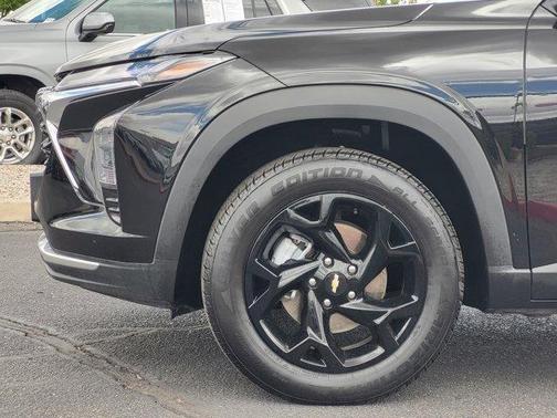 Black Metallic 2025 Chevrolet Trax LT