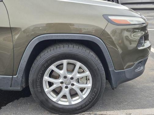 Eco Green Pearlcoat 2016 Jeep Cherokee Sport