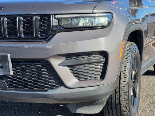 Metallic 2024 Jeep Grand Cherokee Laredo
