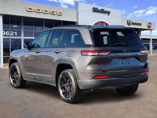 Metallic 2024 Jeep Grand Cherokee Laredo