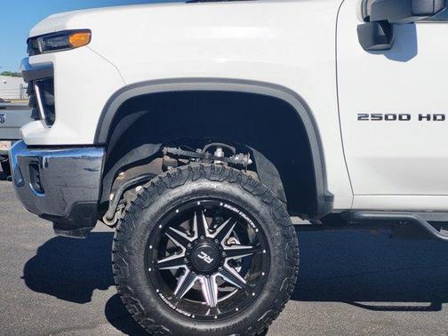 Summit White 2024 Chevrolet Silverado 2500 LT