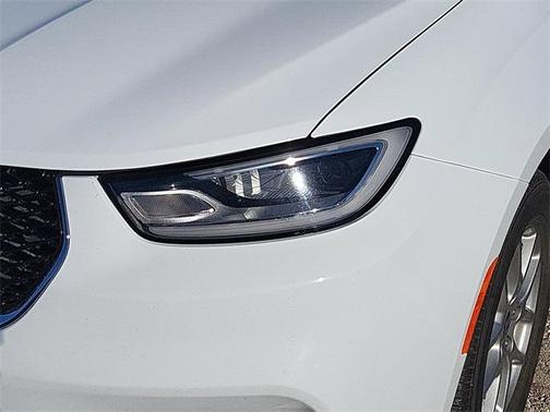 2024 Chrysler Pacifica Touring-L