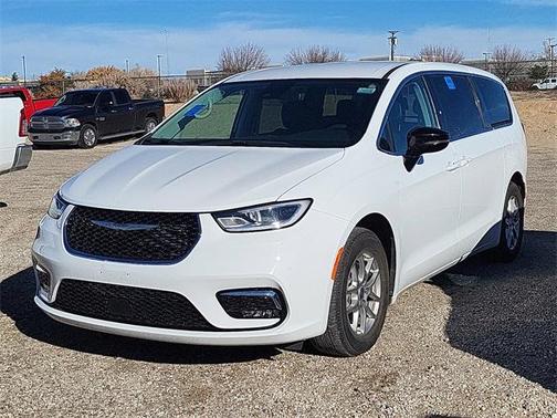 2024 Chrysler Pacifica Touring-L