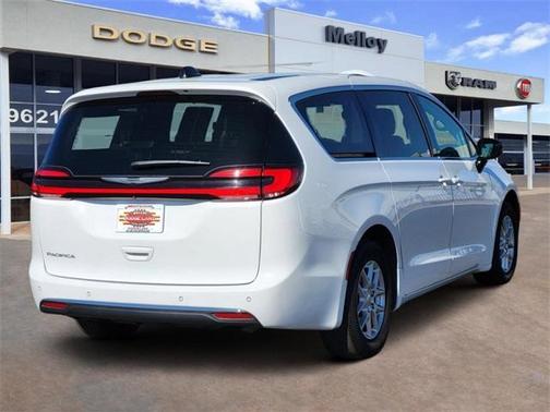 2024 Chrysler Pacifica Touring-L