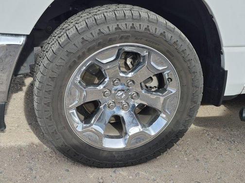 Bright White Clearcoat 2022 RAM 1500 Big Horn